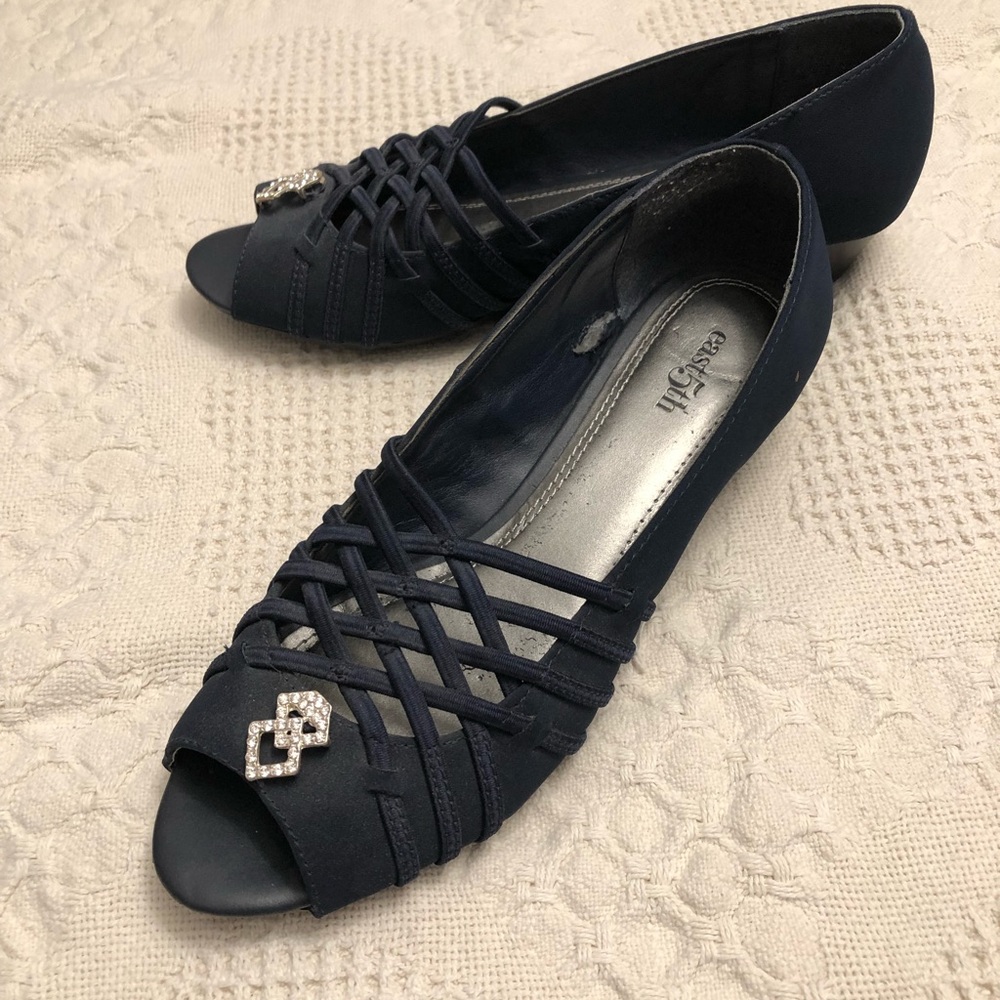 East 5th dress flat shoe, navy, size 7.5